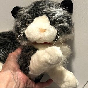 FAO SCHWARZ Fifth Avenue Plush Green Eyed Cat Charcoal White Rare 12" Reclining